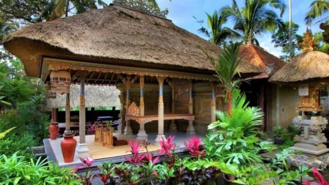 rumah adat bali